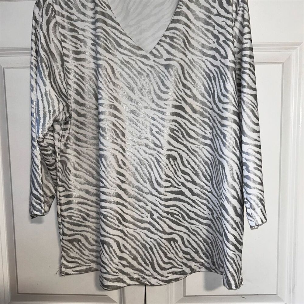 Anthony’s Women's XL Multicolor Animal Print V-Neck Blouse Long Sleeve